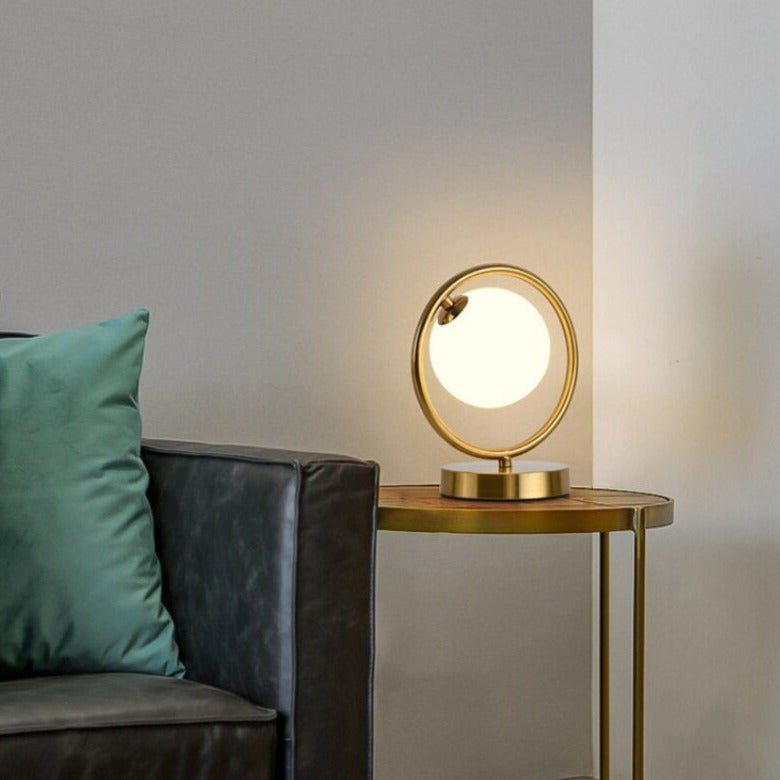 Nachttischlampe Goldene Metallkugel – Produktansicht 2