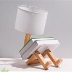 Nachttischlampe Holz Roboter
