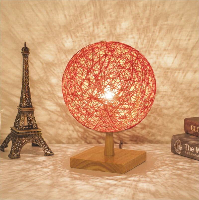Nachttischlampe Rattan mit Holzfuß – Produktansicht 7