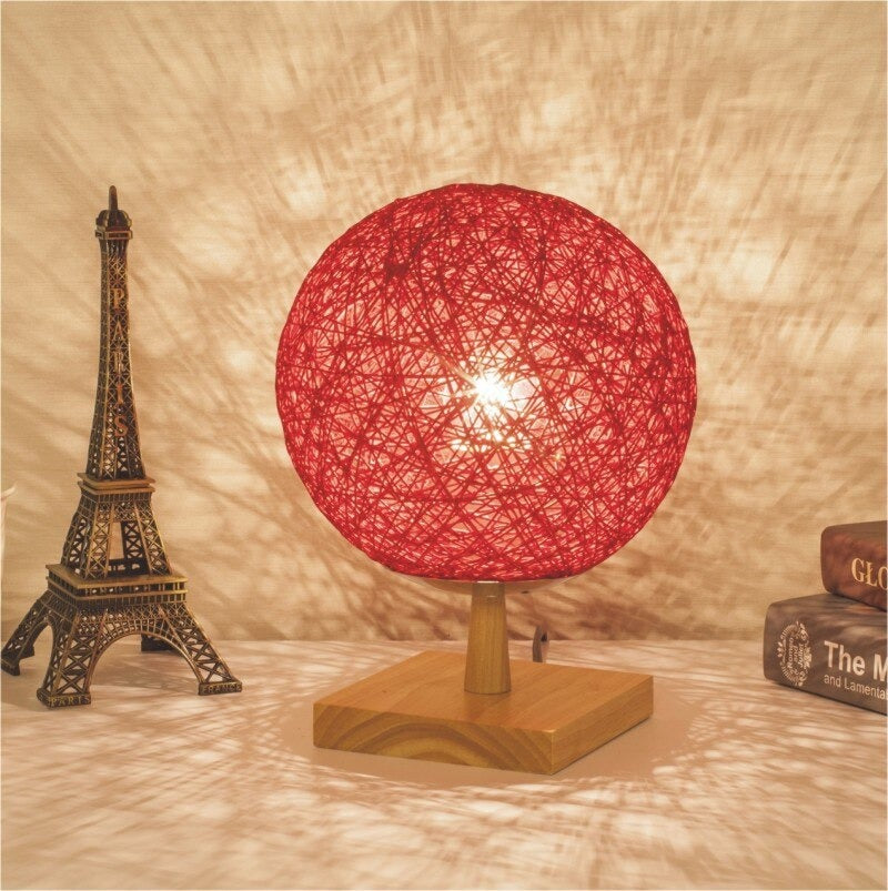 Nachttischlampe Rattan mit Holzfuß – Produktansicht 9