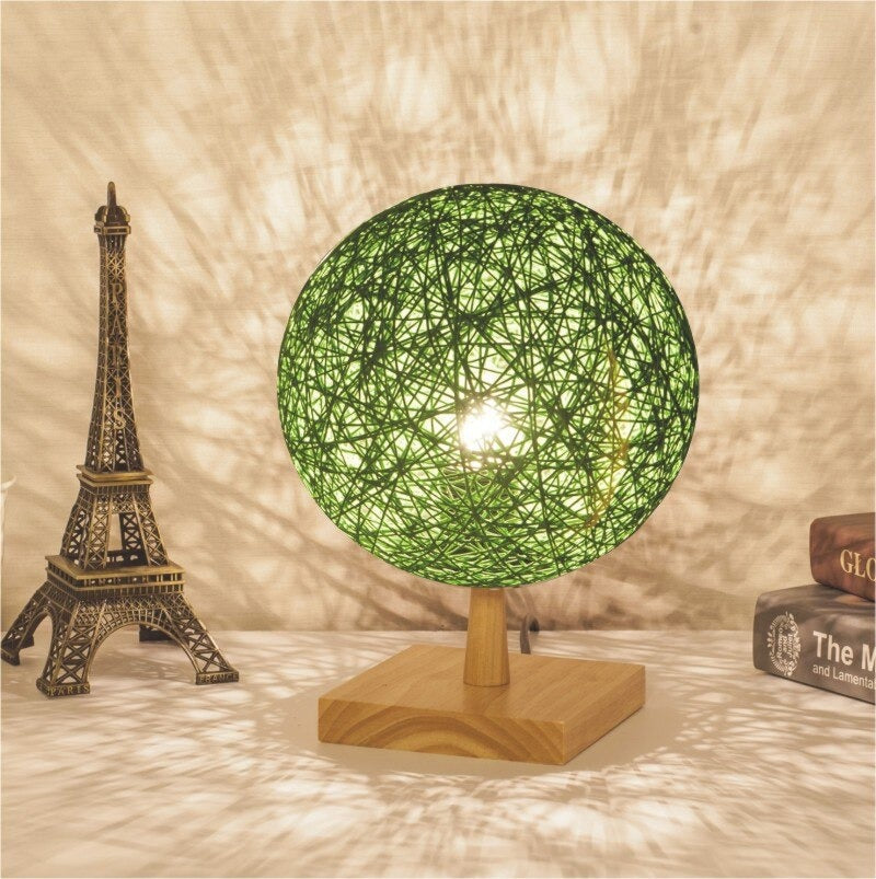 Nachttischlampe Rattan mit Holzfuß – Produktansicht 10