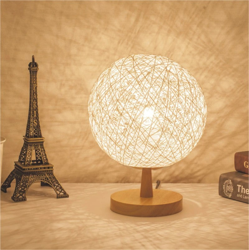 Nachttischlampe Rattan mit Holzfuß – Produktansicht 12