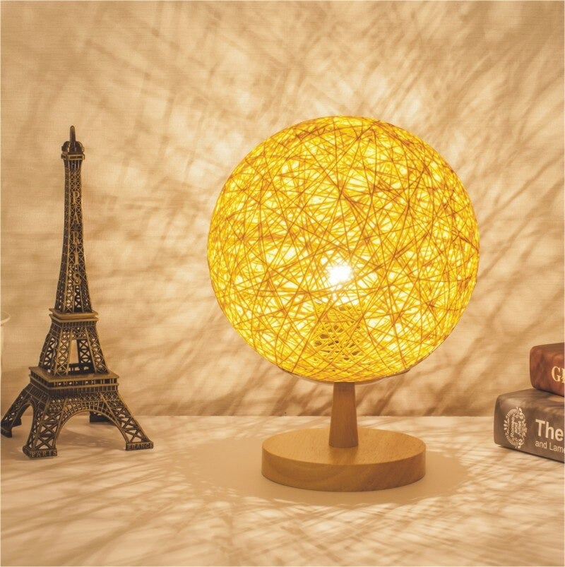 Nachttischlampe Rattan mit Holzfuß – Produktansicht 14