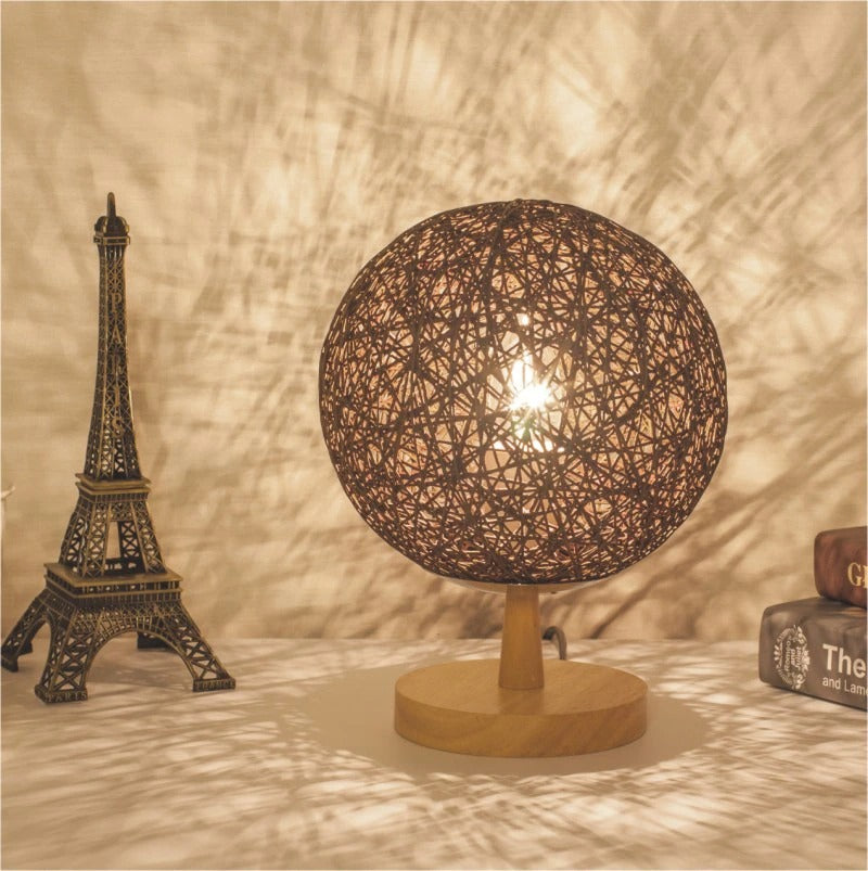 Nachttischlampe Rattan mit Holzfuß – Produktansicht 15