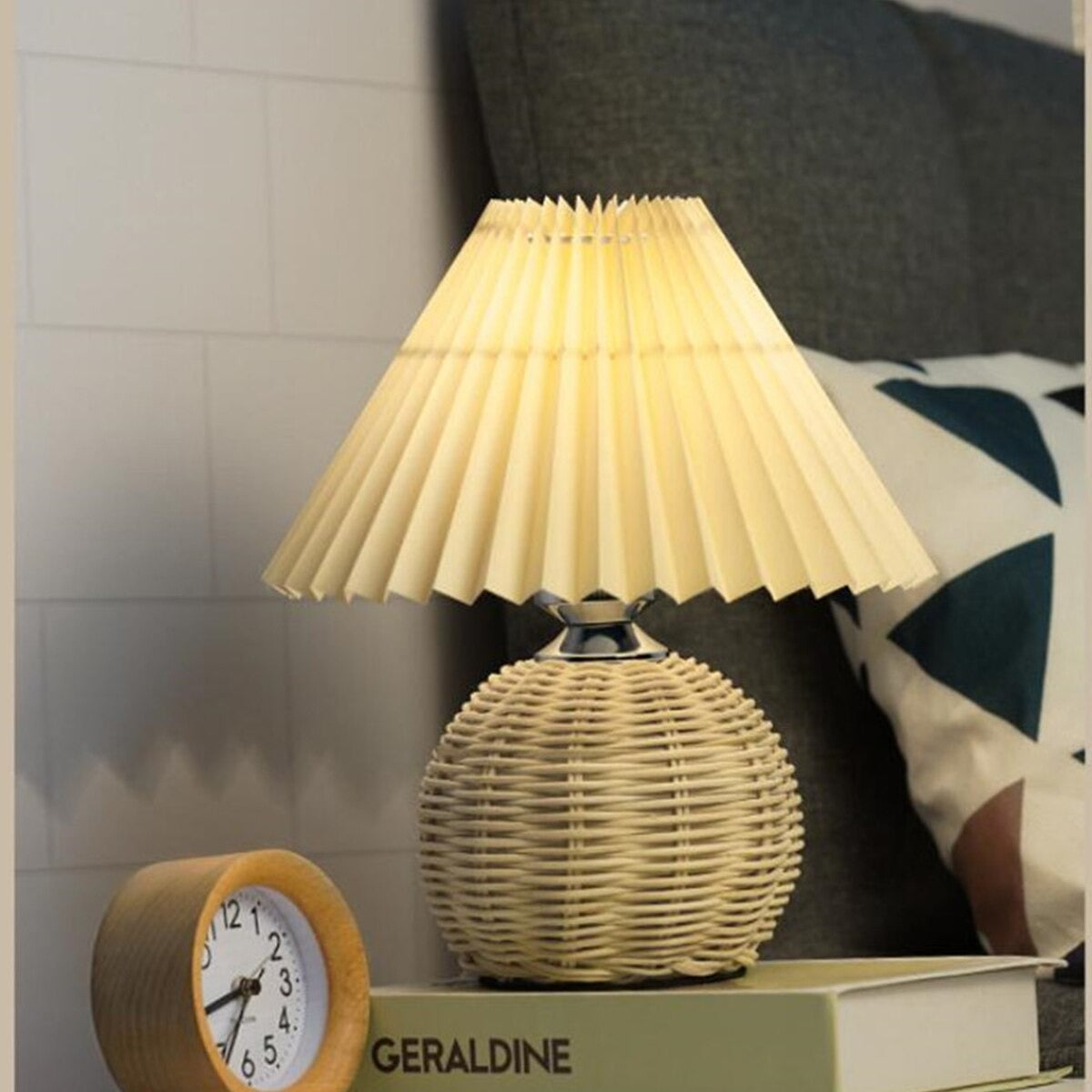 Nachttischlampe Rattan Plissee – Produktansicht 2