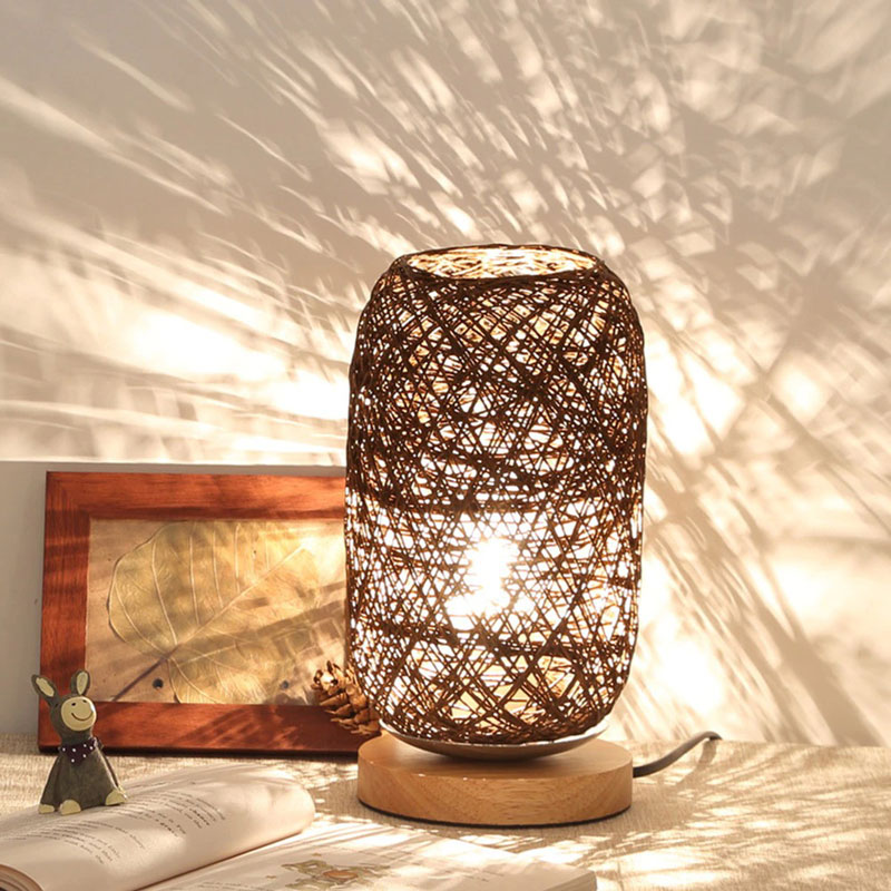 Nachttischlampe Rattan und Holz – Produktansicht 3